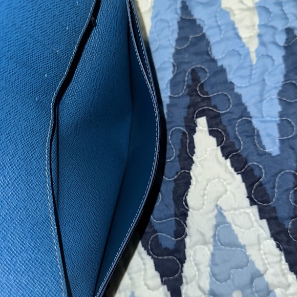 SOLD Louis Vuitton Epi Wallet - Picture 6 of 6